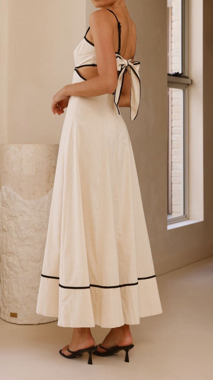 Amoura Dress